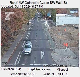 Bend NW Colorado Ave at NW Wall St