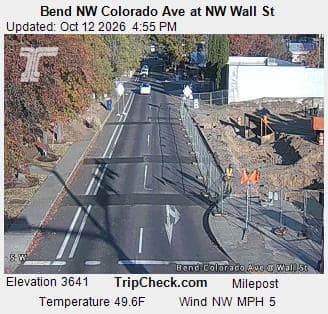 Bend NW Colorado Ave at NW Wall St