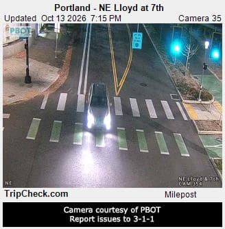 Portland - NE Lloyd at 7th