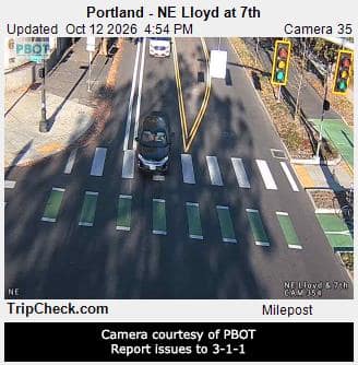 Portland - NE Lloyd at 7th