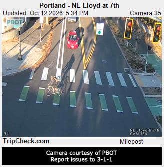 Portland - NE Lloyd at 7th
