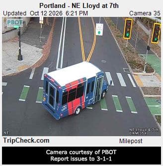 Portland - NE Lloyd at 7th