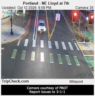 Portland - NE Lloyd at 7th