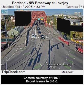 Portland - NW Broadway at Lovejoy