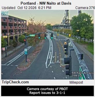 Portland - NW Naito at Davis