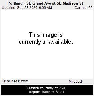 Portland - SE Grand Ave at SE Madison St
